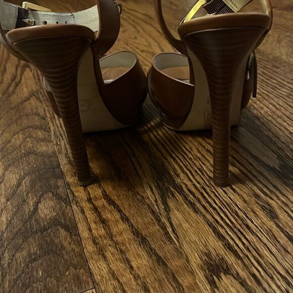 Michael by Michael Kors tan heals. Size 8 - Picture 3 of 8